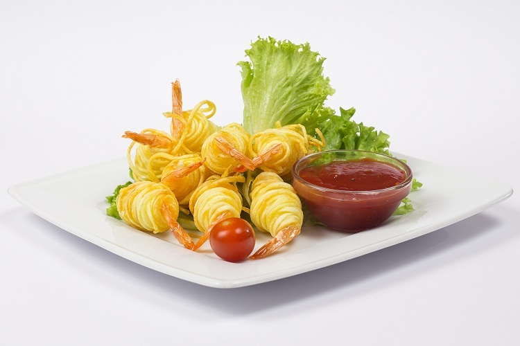 Garnélarák burgonyafészekben csípős mártogatóssal 8 db