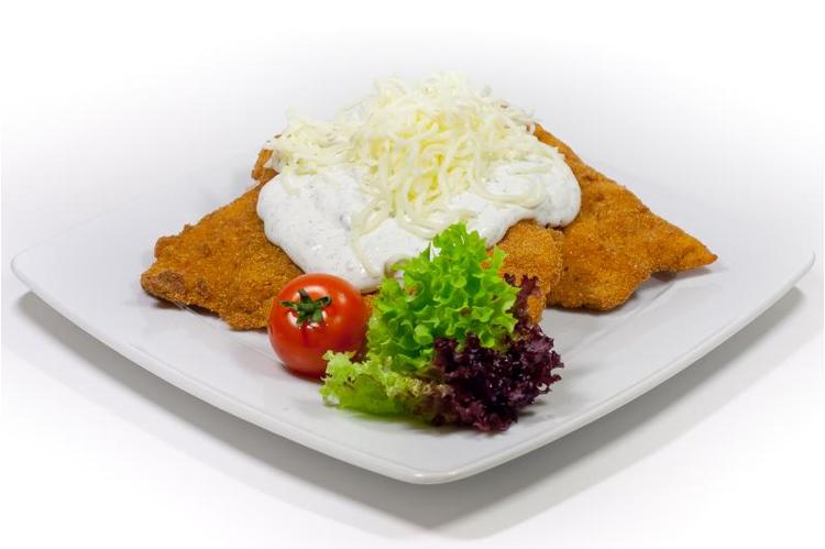 #htmlcaption_878 Pankó morzsában sült jércemell fokhagymás-tejföllel trappista sajttal, petrezselymes burgonyával