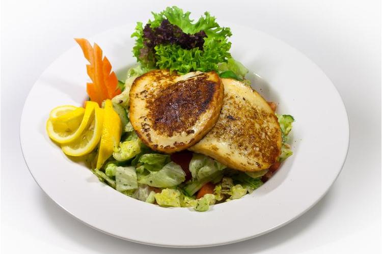 #htmlcaption_391 Grillezett füstölt mozzarella, tavaszi salátával