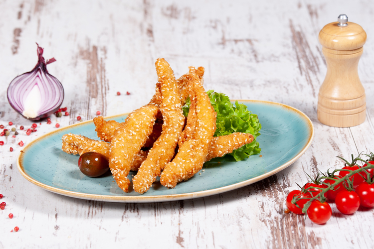 Szezámos panirban érlelt