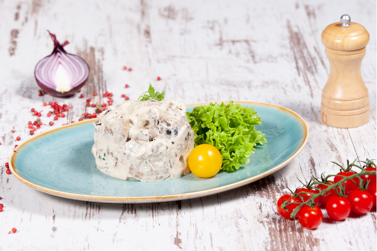 Szűzérmék tejszínes fűszeres, gombamártással