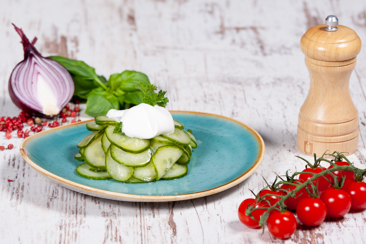 Tejfölös uborkasaláta